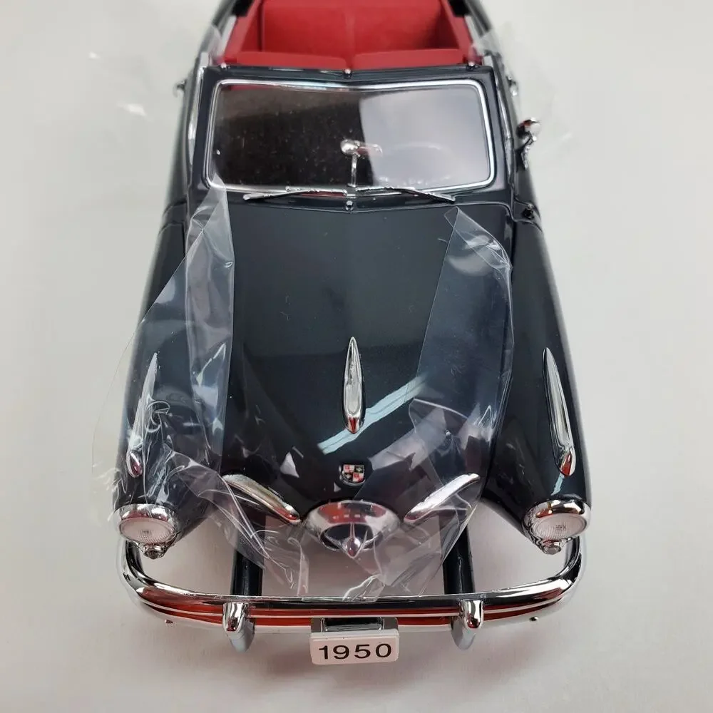 Danbury Mint 1950 Studebaker Champion Convertible 1:24 W/Title &‎ Display Case